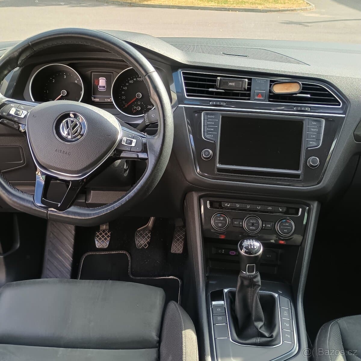 2017 Volkswagen TIGUAN - 11
