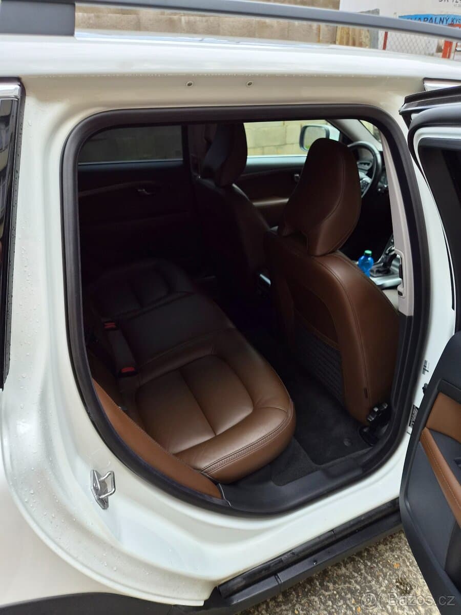 Volvo XC70 - 11