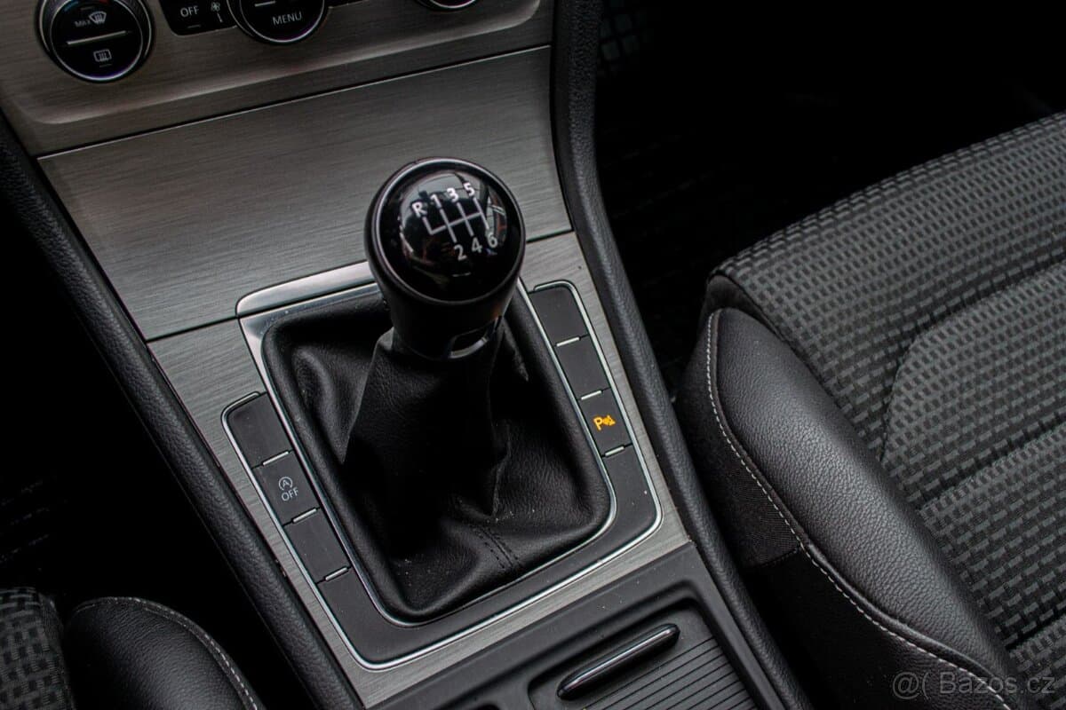 2016 Volkswagen GOLF - 11