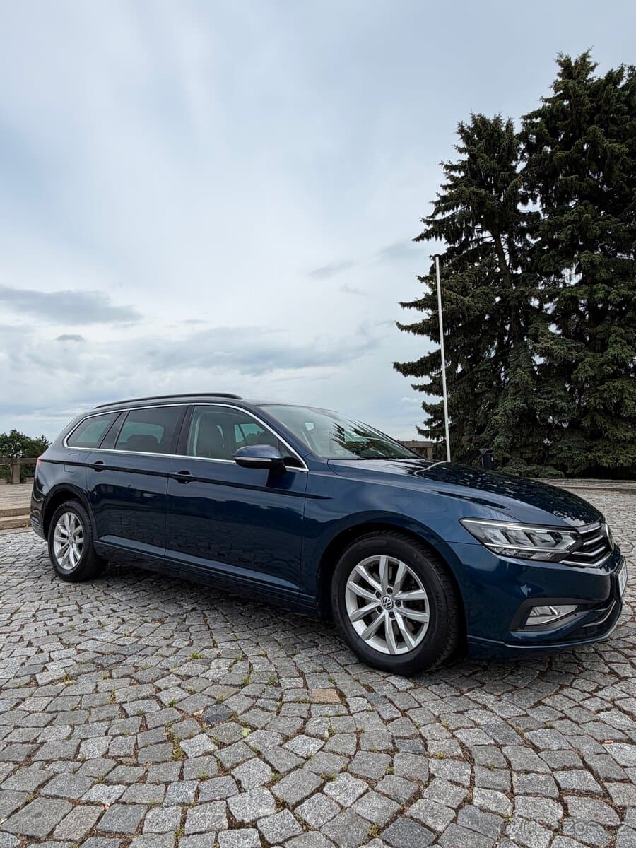 2019 Volkswagen PASSAT - 11
