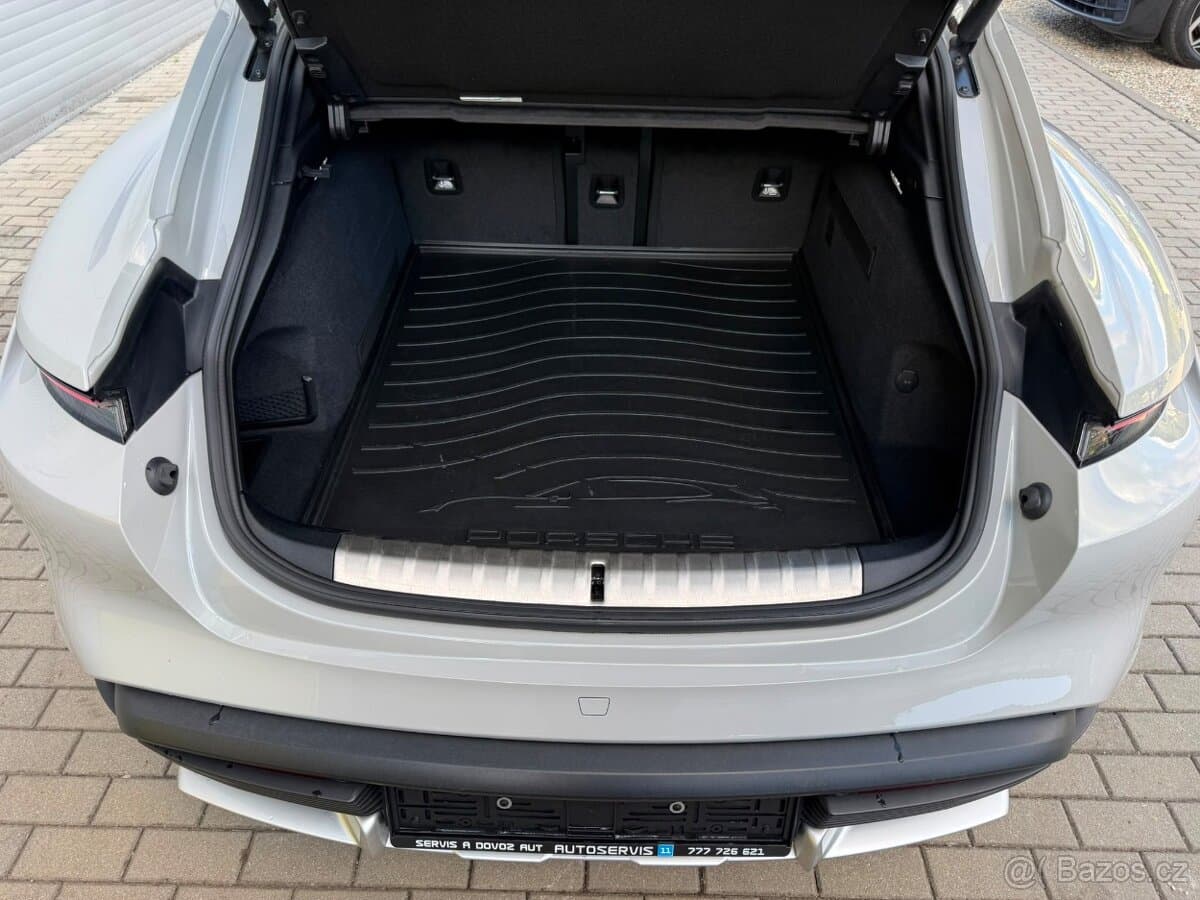 2021 Porsche TAYCAN - 11