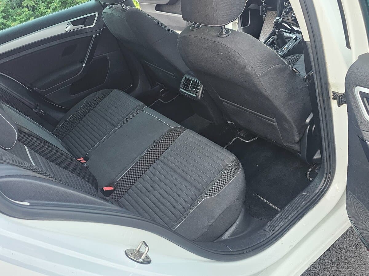 2015 Volkswagen GOLF - 11