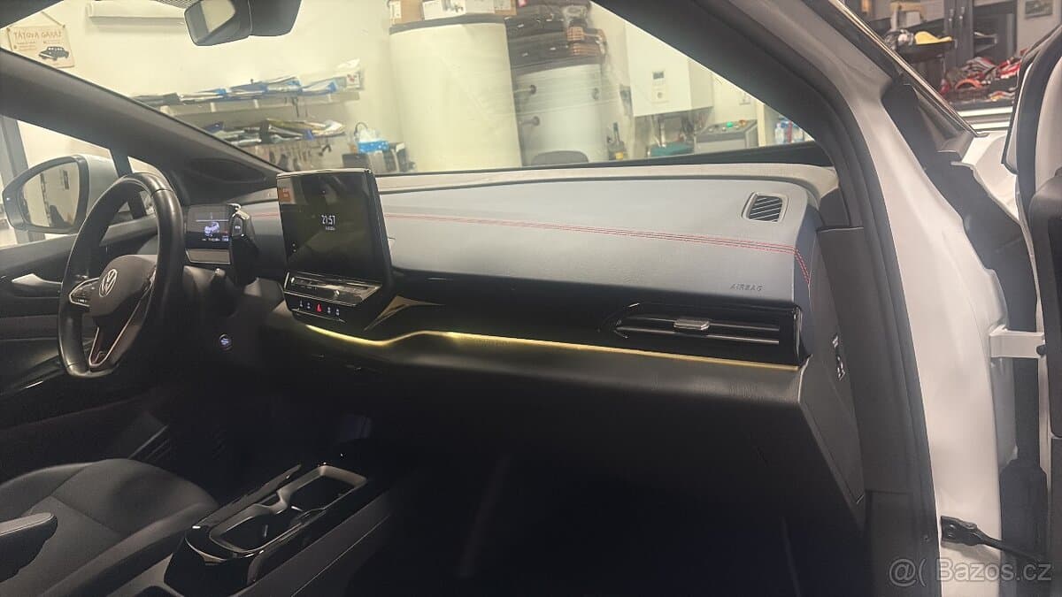 2022 Volkswagen ID.4 - 11