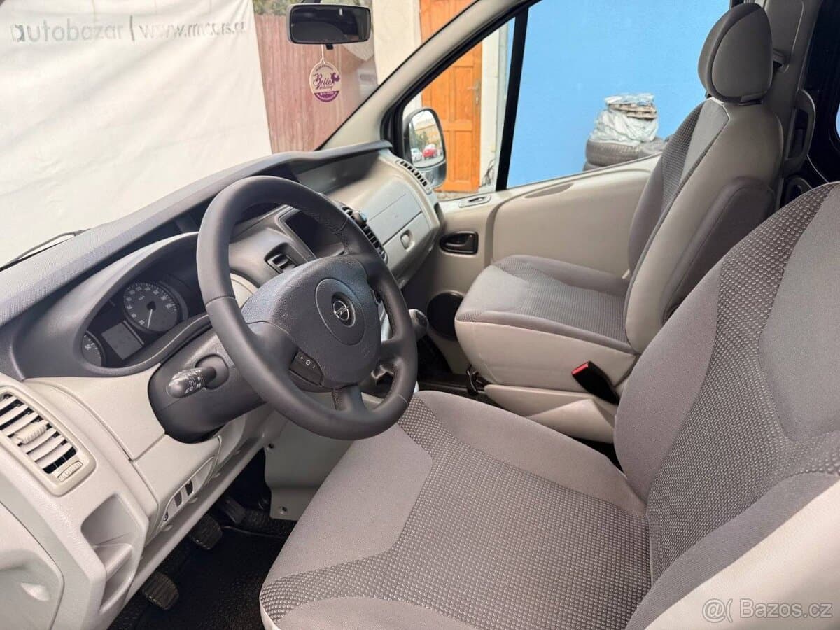 2011 Opel VIVARO - 11