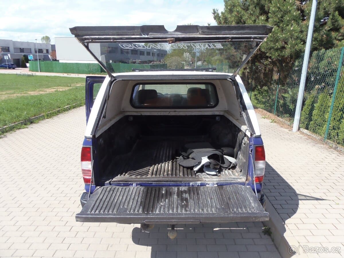 2002 Nissan NAVARA - 11