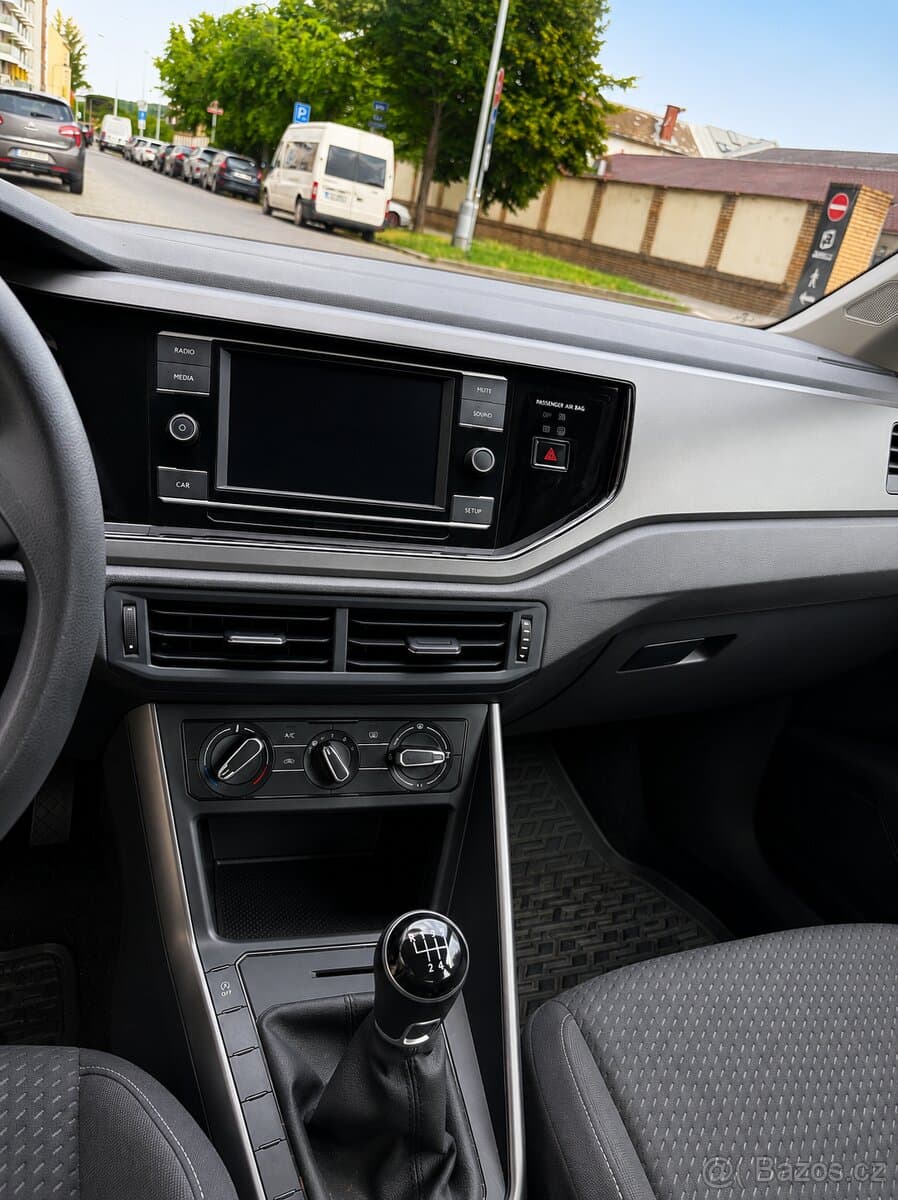 2018 Volkswagen POLO - 11
