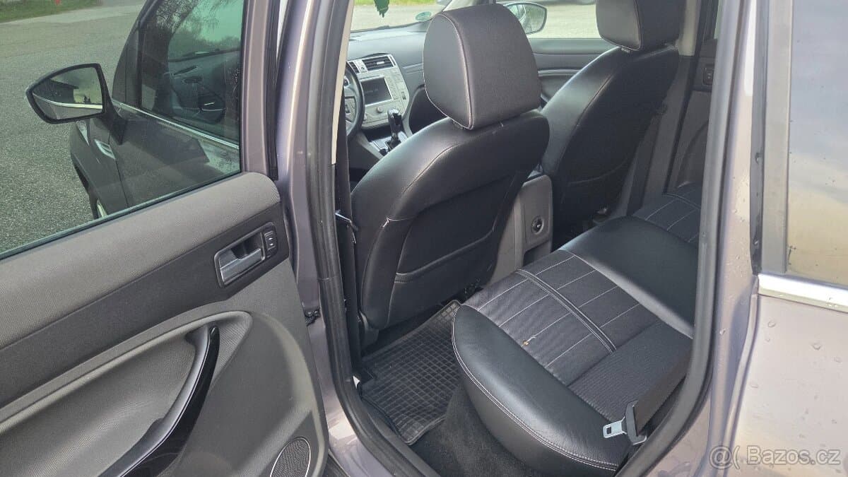 2012 Ford KUGA - 11
