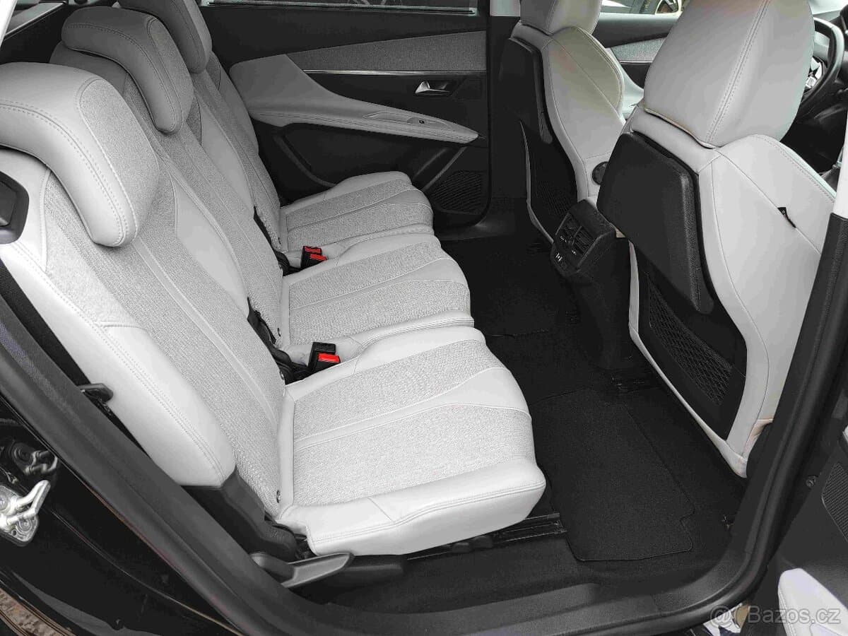 2020 Peugeot 5008 - 11