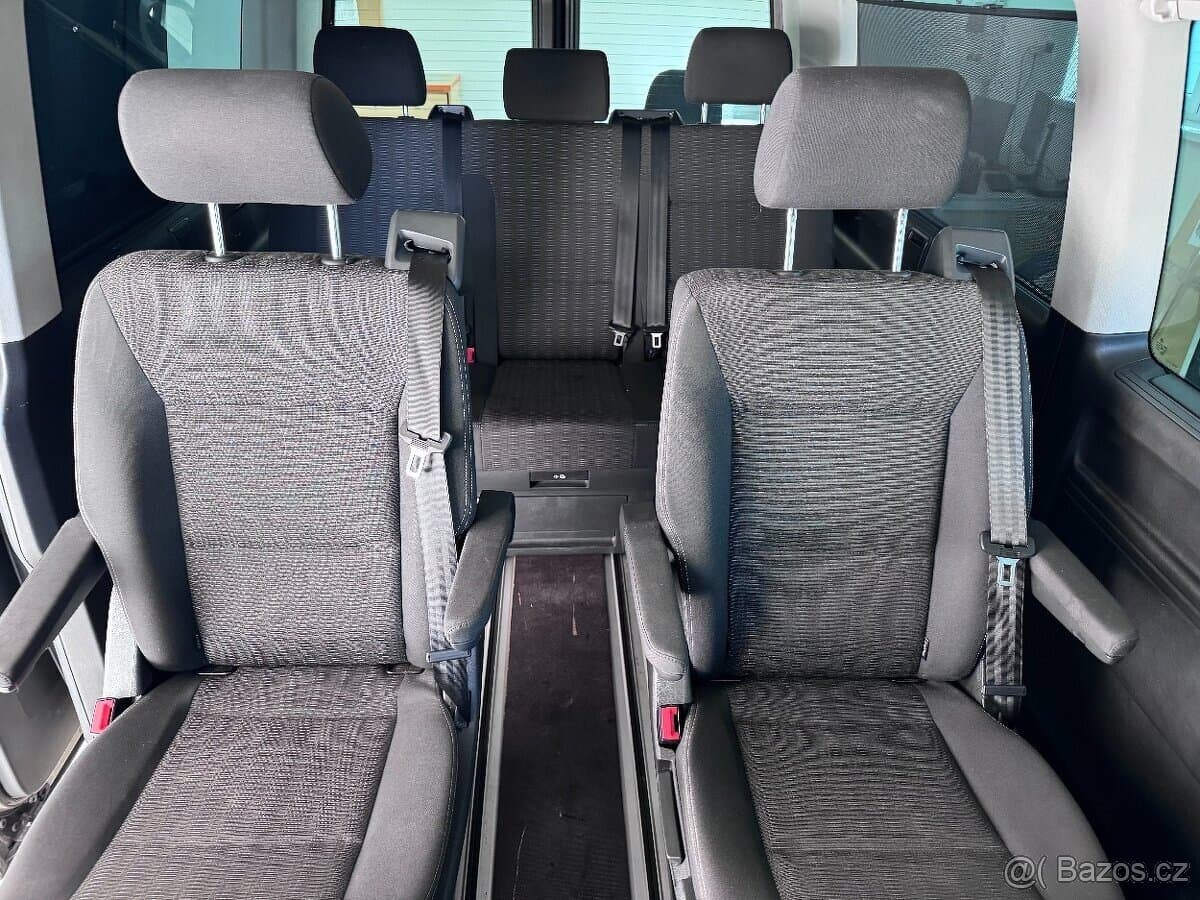 2017 Volkswagen MULTIVAN - 11