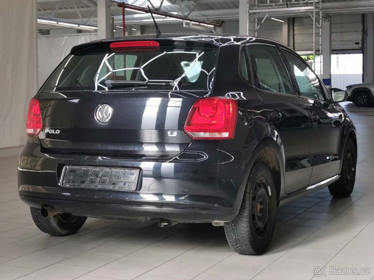 2011 Volkswagen POLO - 11