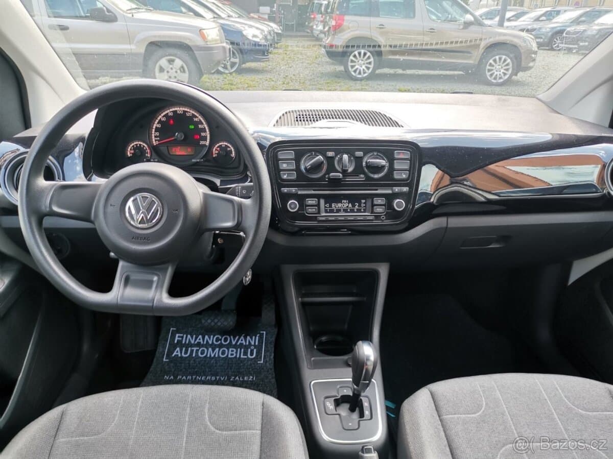 2014 Volkswagen UP! - 11