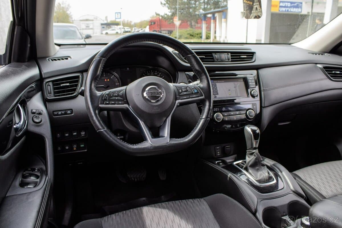 2020 Nissan X-TRAIL - 11