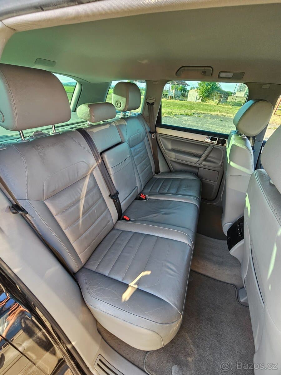 2009 Volkswagen TOUAREG - 11