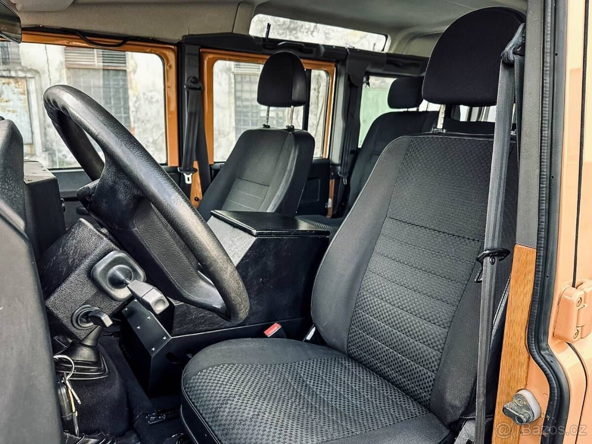 2007 Land Rover DEFENDER - 11