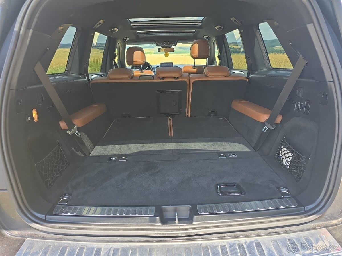 2016 Mercedes-Benz GLS - 11