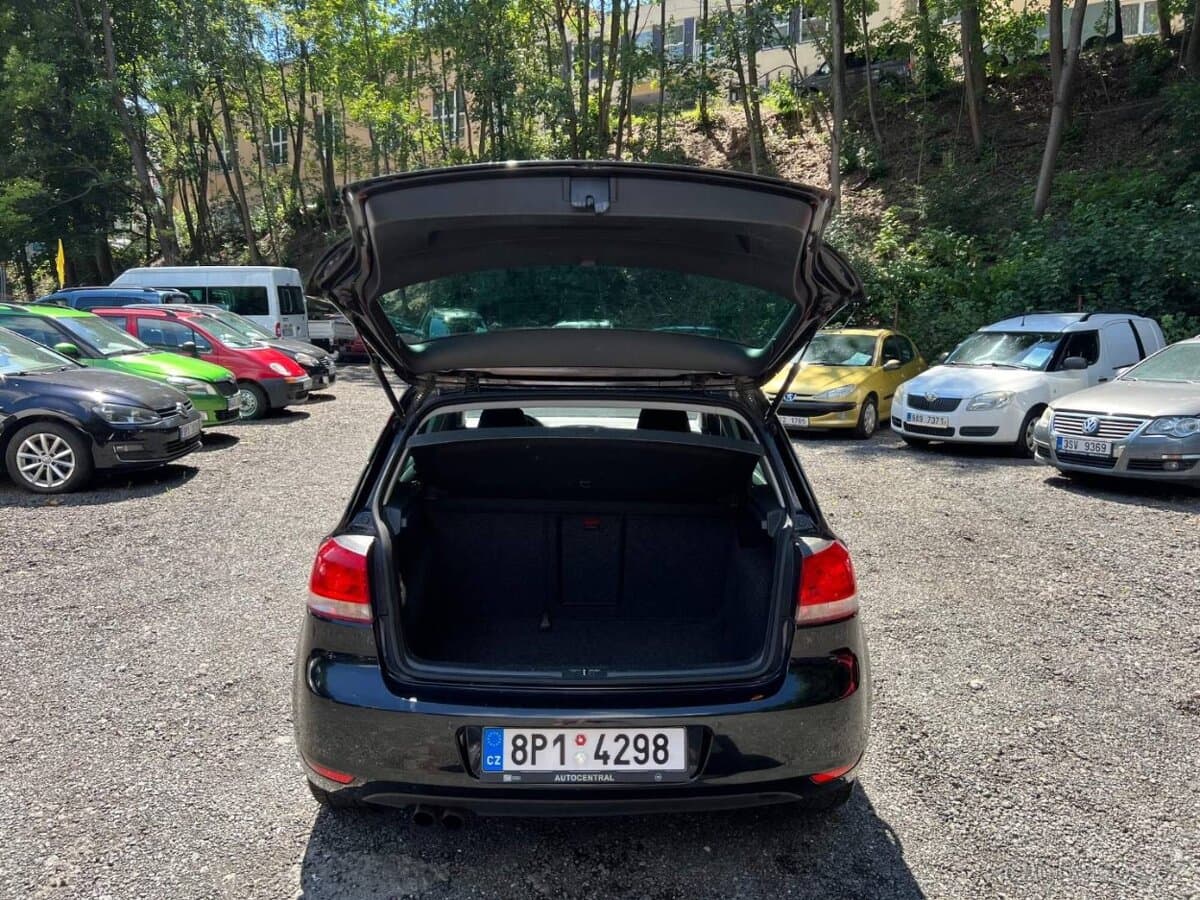 2012 Volkswagen GOLF - 11