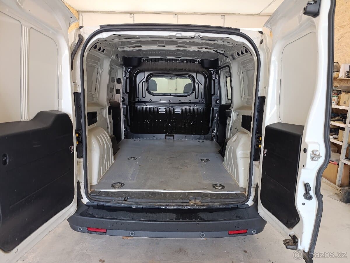 2018 Opel COMBO - 11