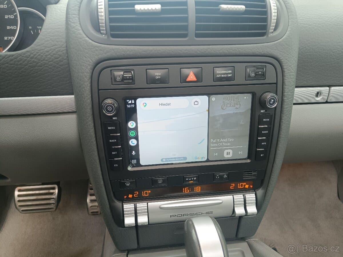 2004 Porsche CAYENNE - 11
