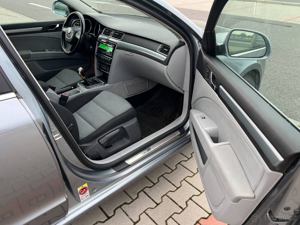 2009 Škoda SUPERB - 11