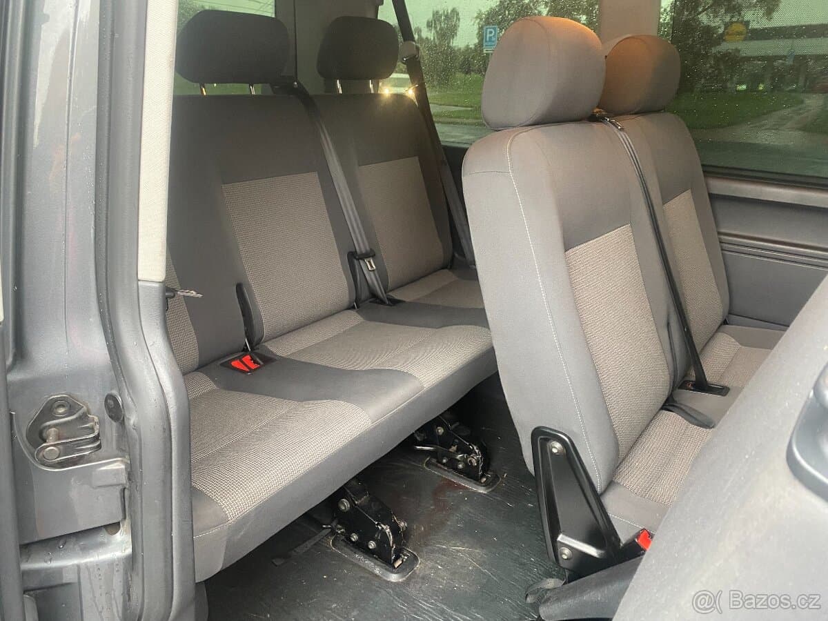 2013 Volkswagen CARAVELLE - 11