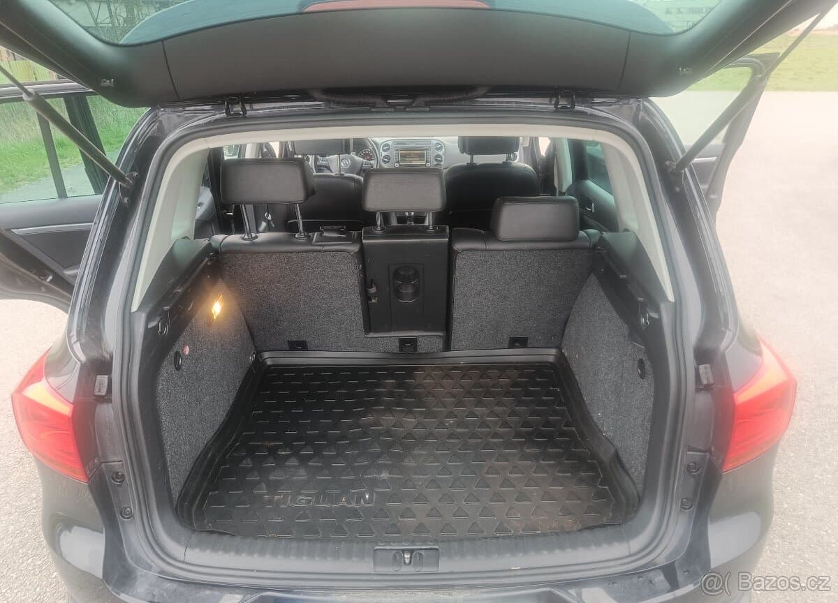 2012 Volkswagen TIGUAN - 11