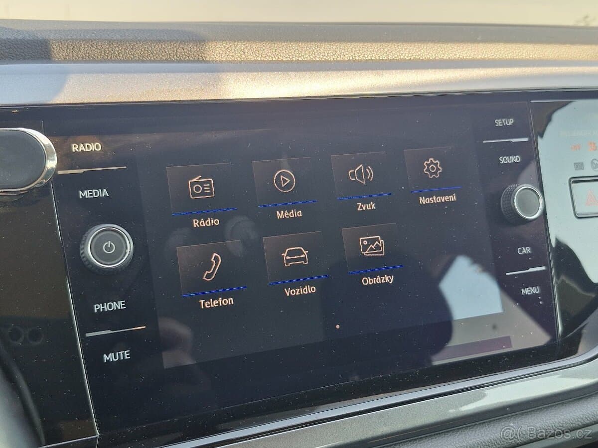 2018 Volkswagen POLO - 11