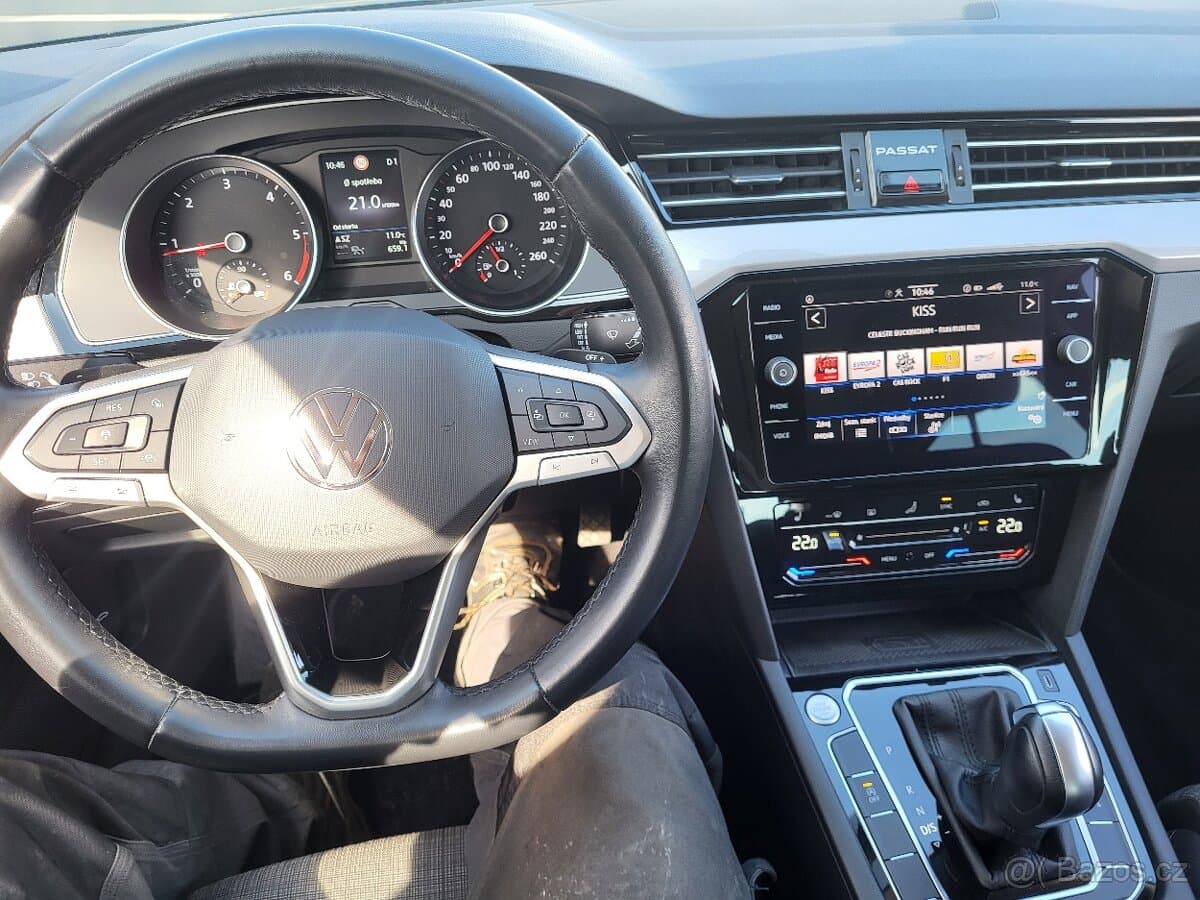 2021 Volkswagen PASSAT - 11