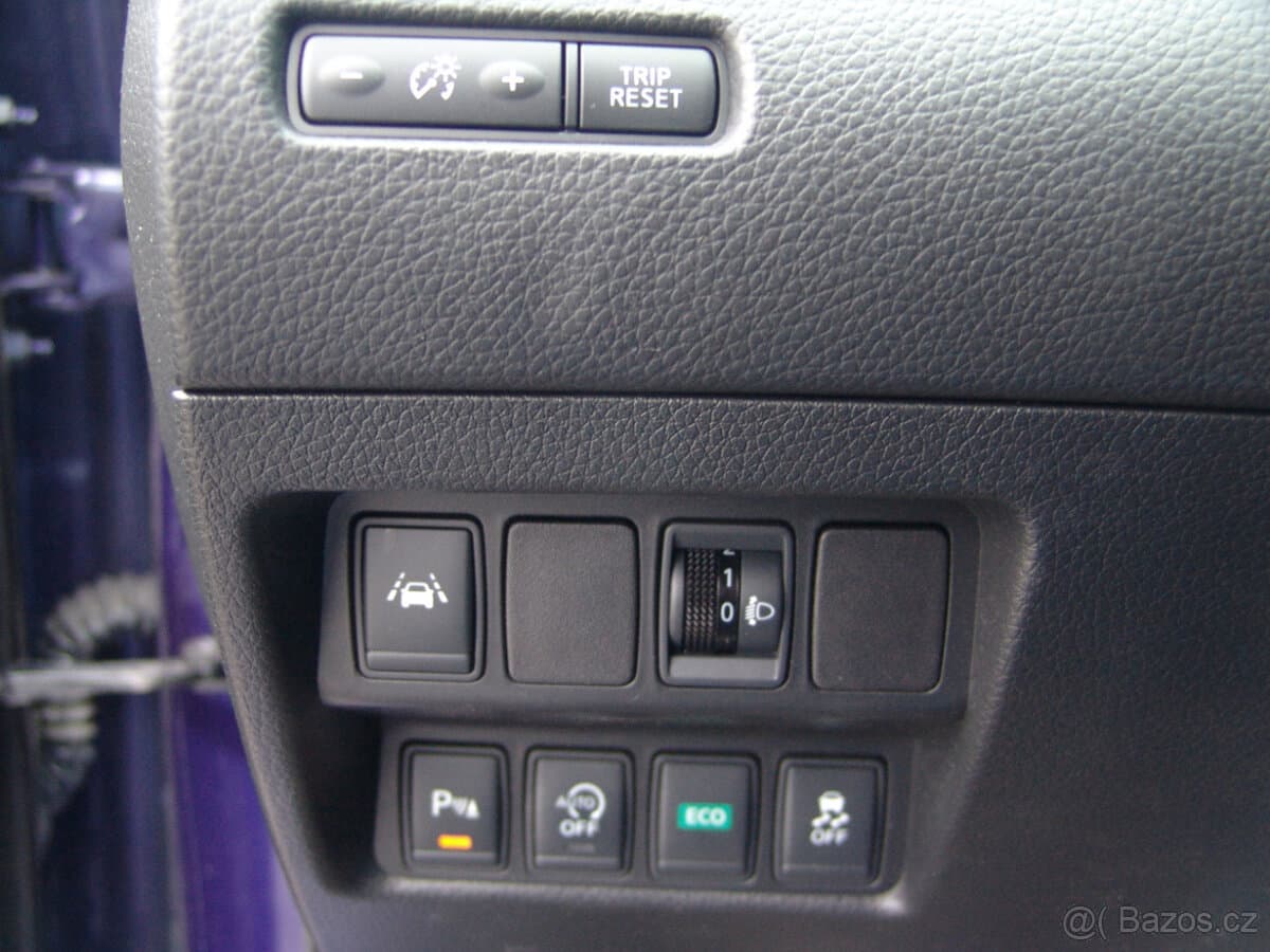 2016 Nissan QASHQAI - 11
