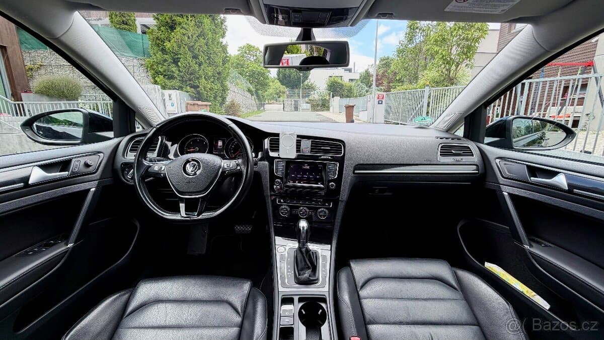 2012 Volkswagen GOLF - 11