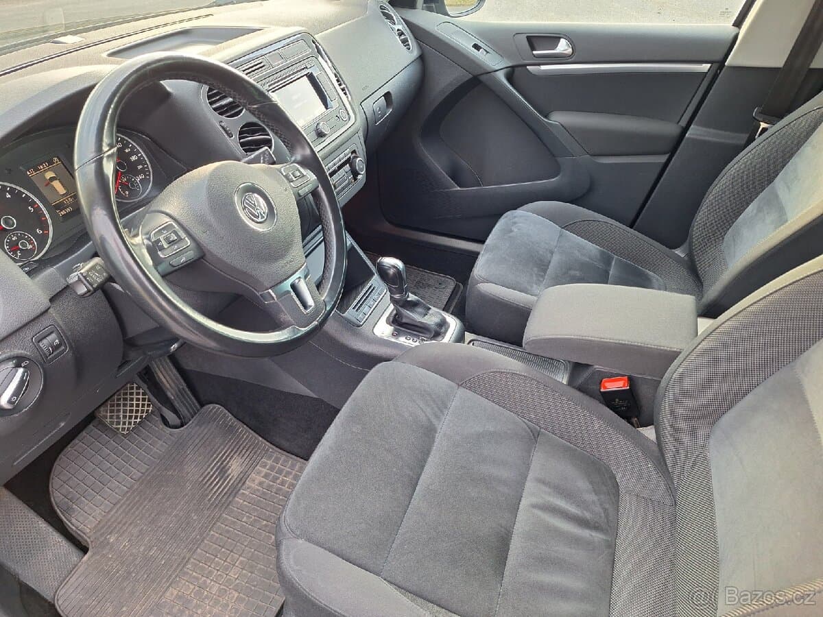 2011 Volkswagen TIGUAN - 11