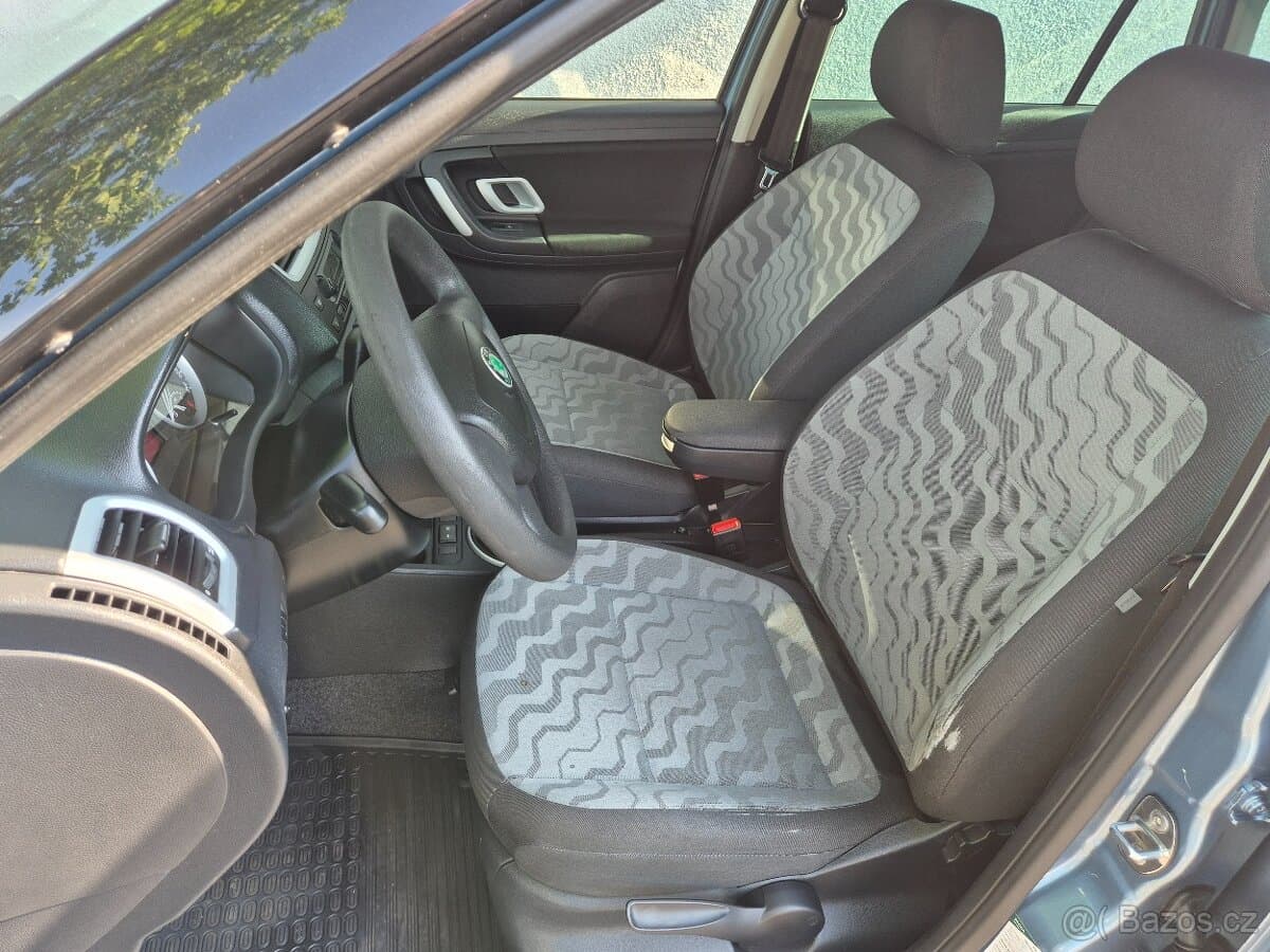 2010 Škoda FABIA - 11