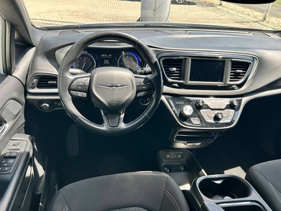 2019 Chrysler PACIFICA - 11