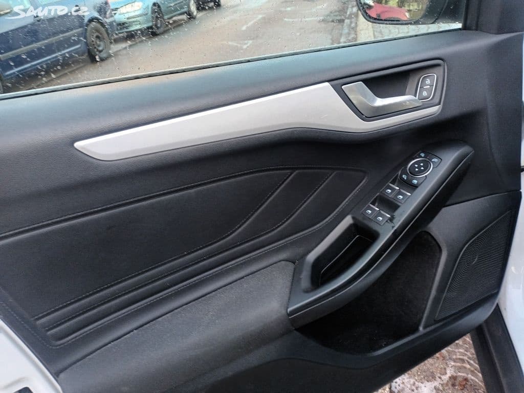 2020 Ford FOCUS - 11