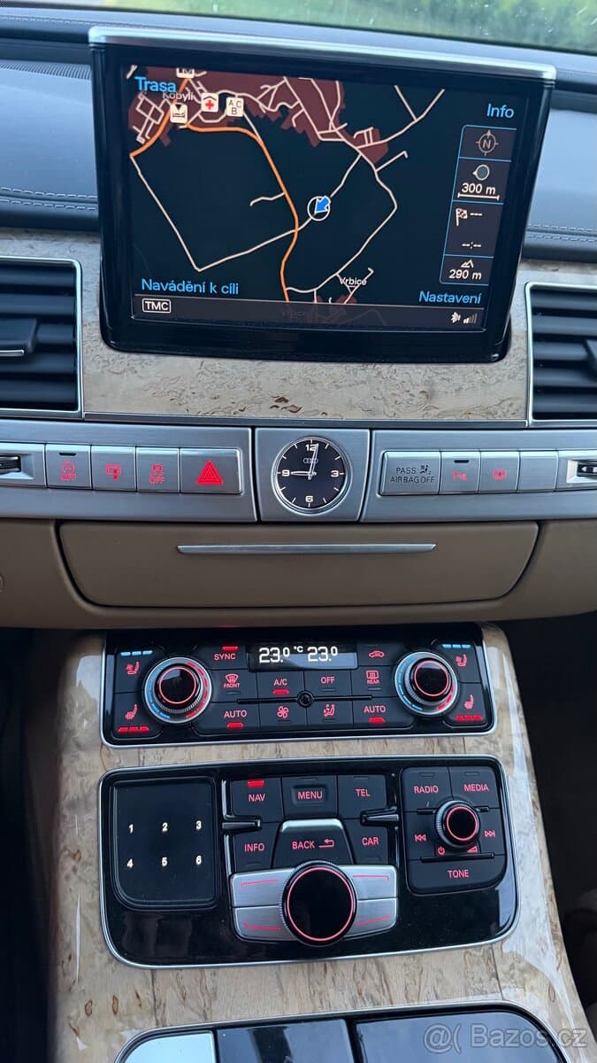 2013 Audi A8 - 11