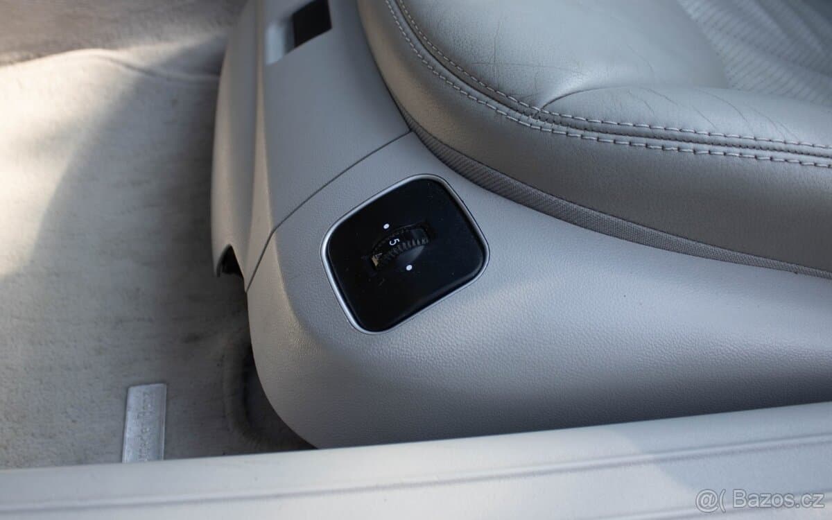 2004 Mercedes-Benz SL - 11