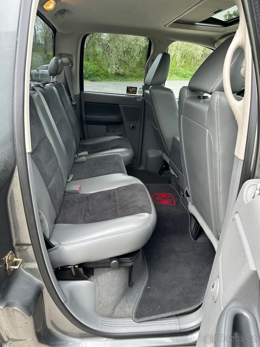 2006 Dodge RAM - 11
