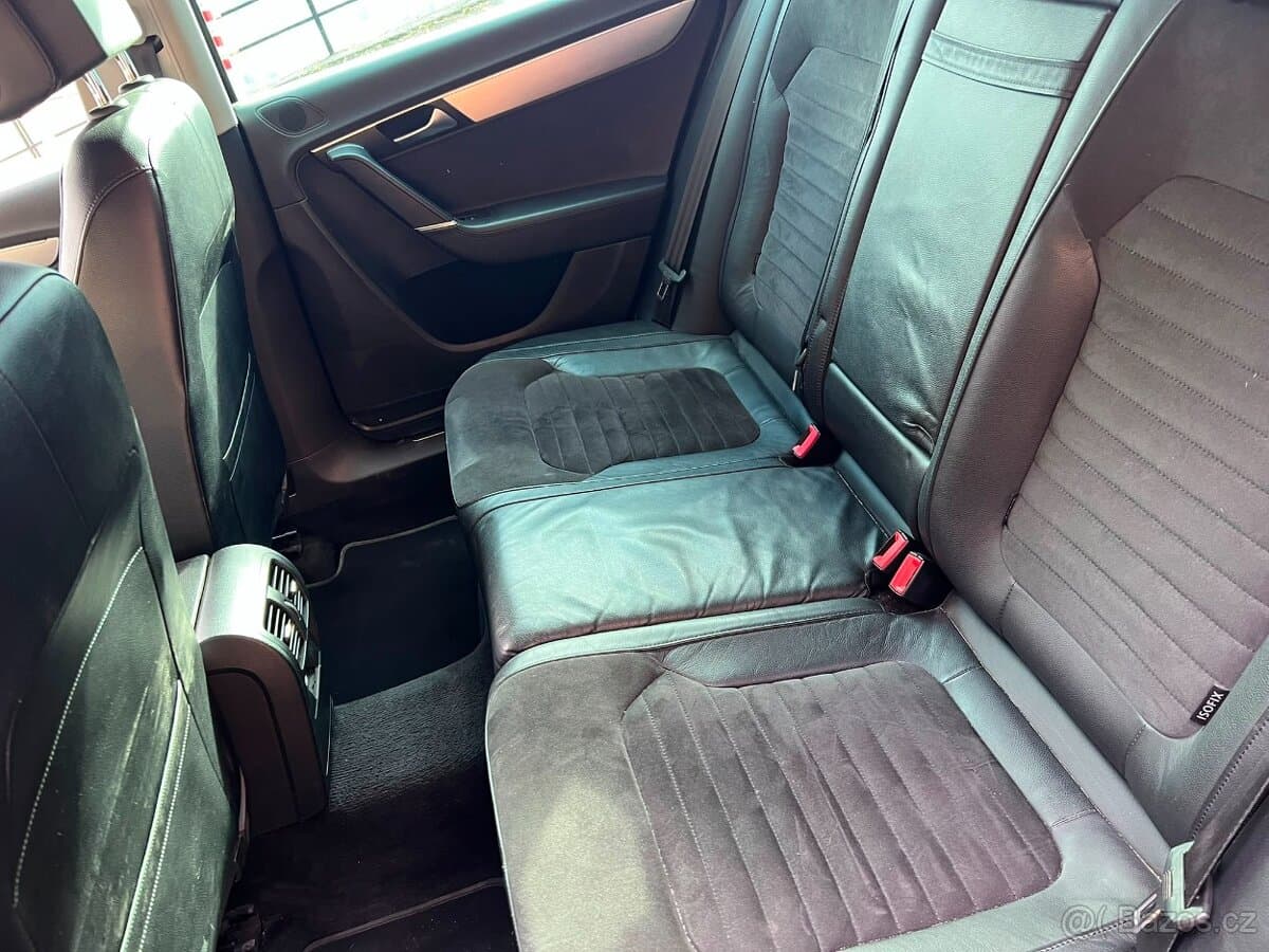 2013 Volkswagen PASSAT - 11