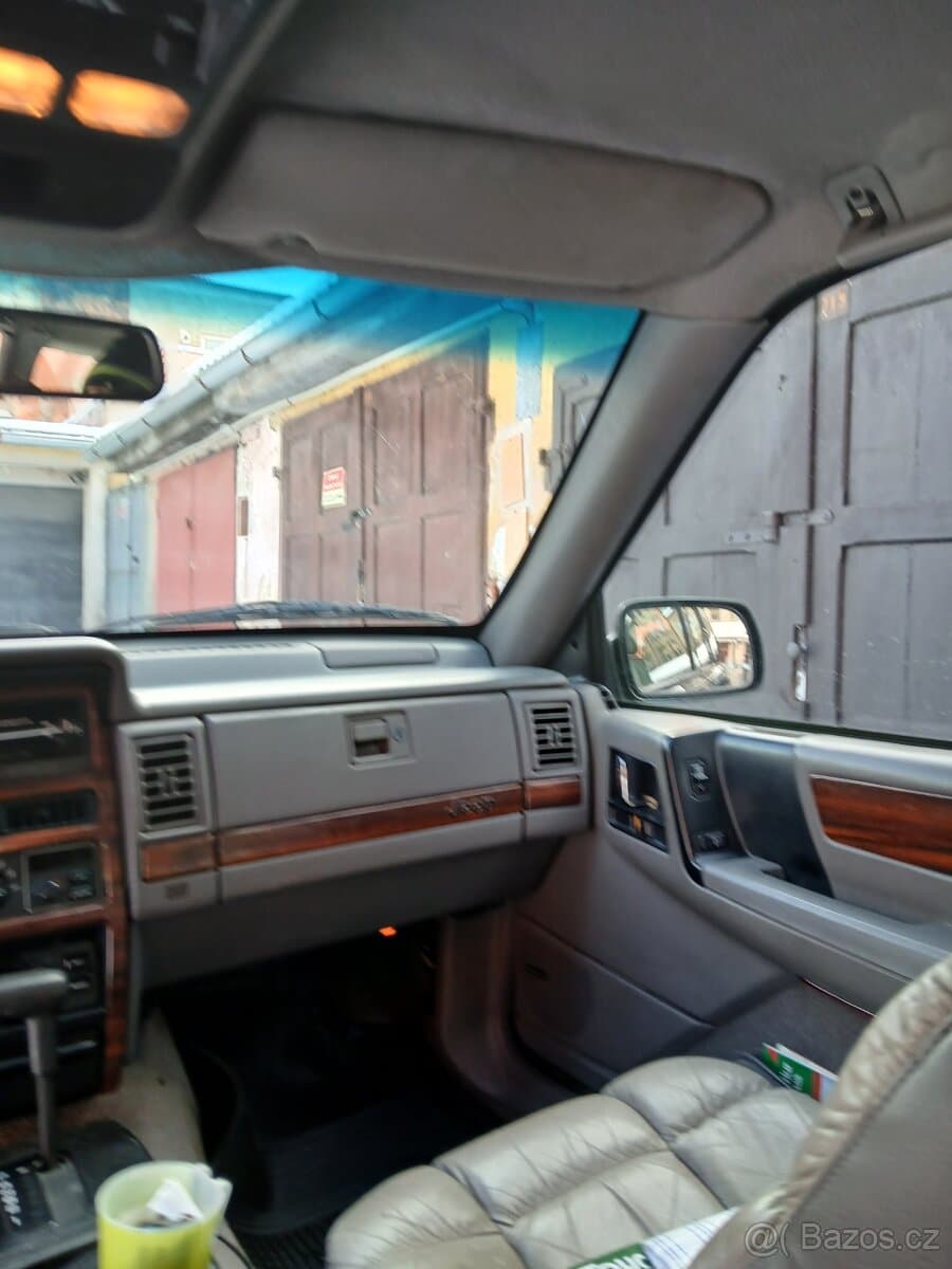 Jeep CHEROKEE - 11