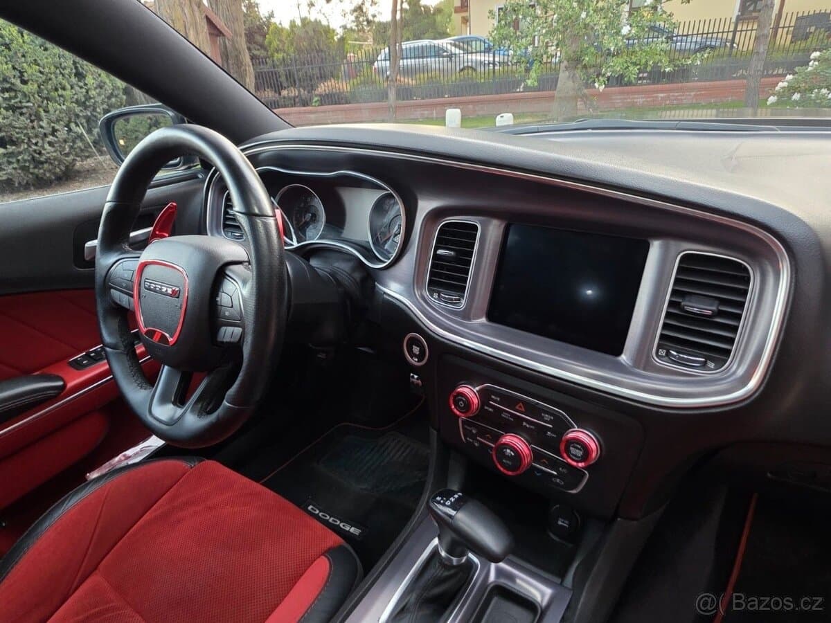 2017 Dodge CHARGER - 11