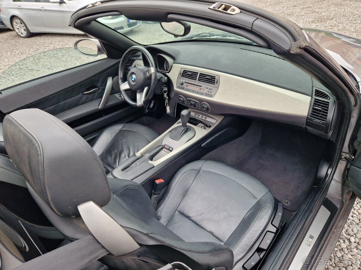 2004 BMW Z4 - 11
