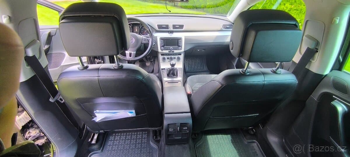 2012 Volkswagen PASSAT - 11