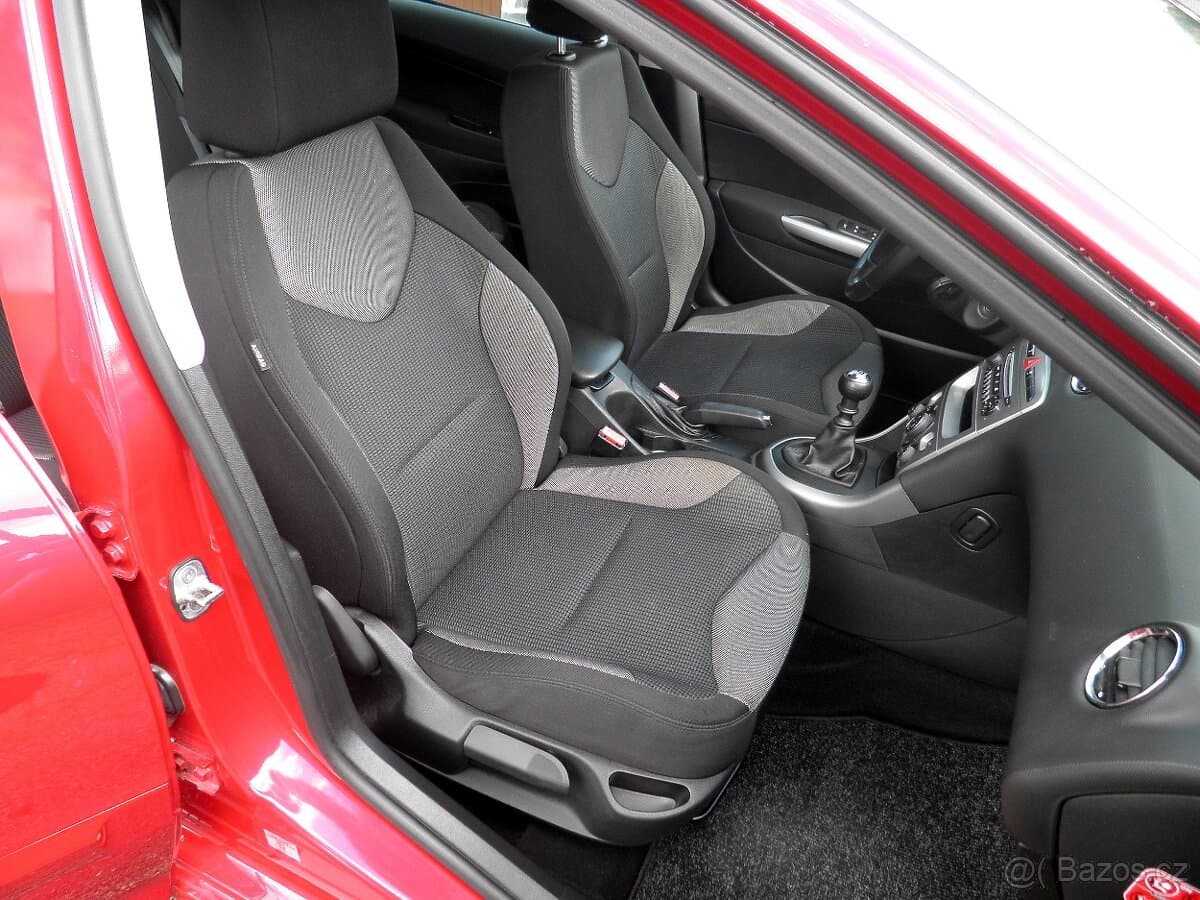 2010 Peugeot 308 - 11