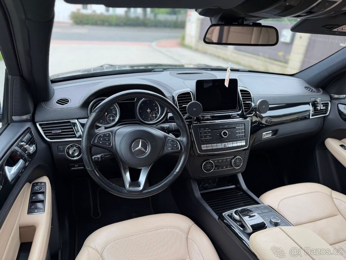 2017 Mercedes-Benz GL - 11