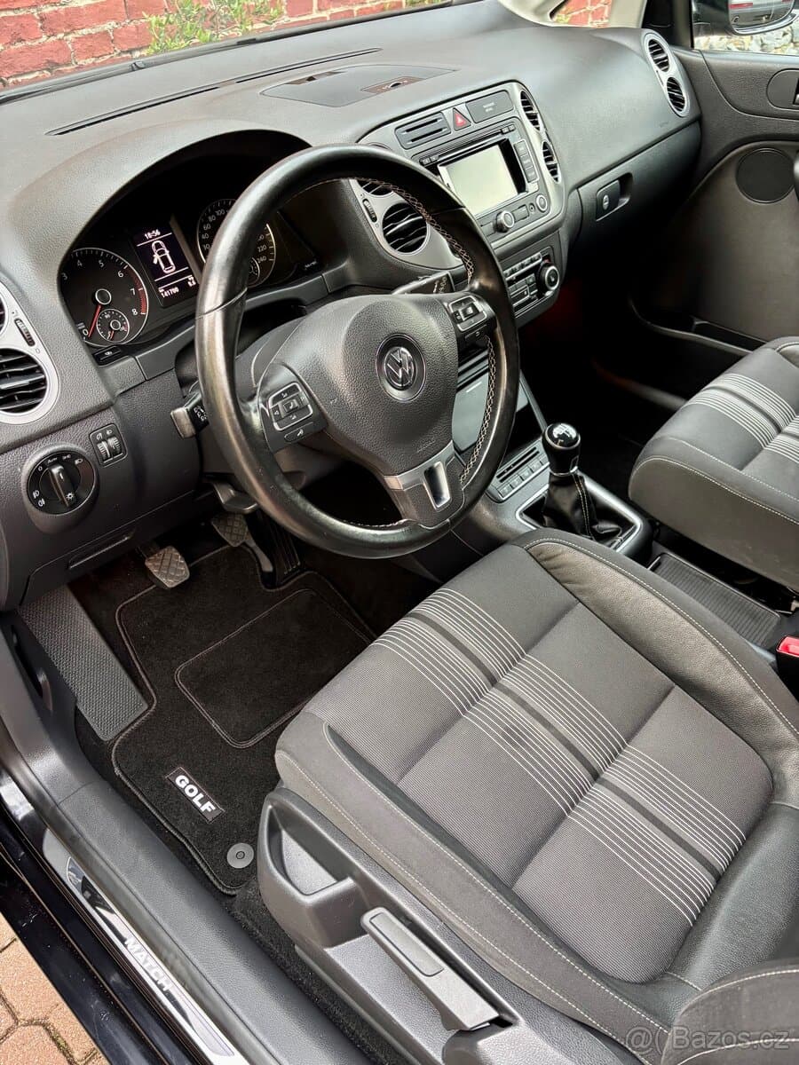 2012 Volkswagen GOLF - 11