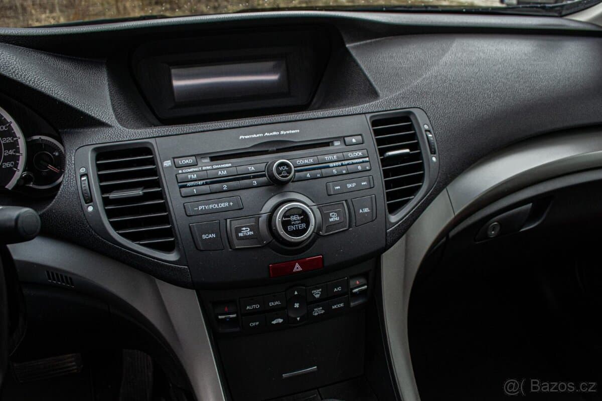 2010 Honda ACCORD - 11