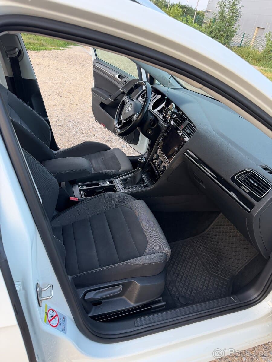 2017 Volkswagen GOLF - 11