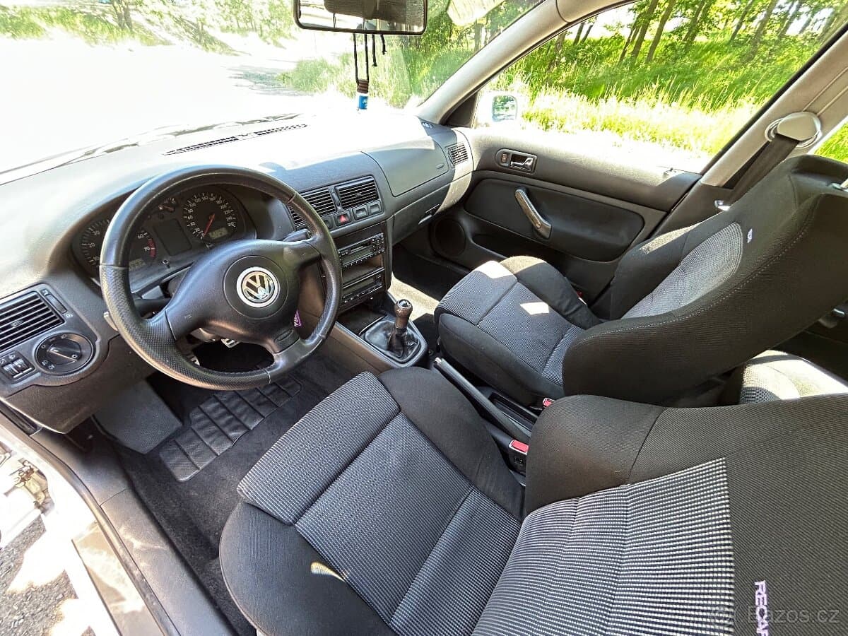 Volkswagen GOLF - 11