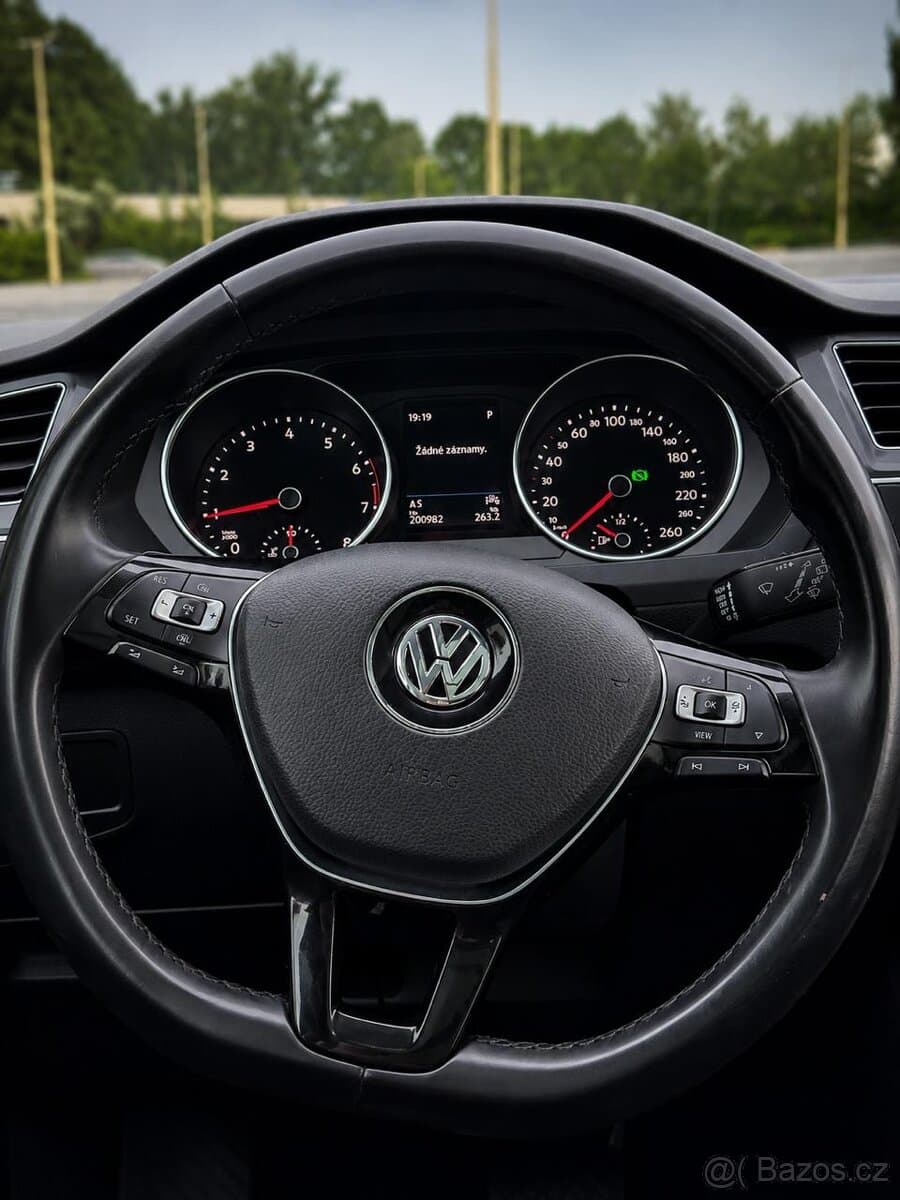 Volkswagen TIGUAN - 11