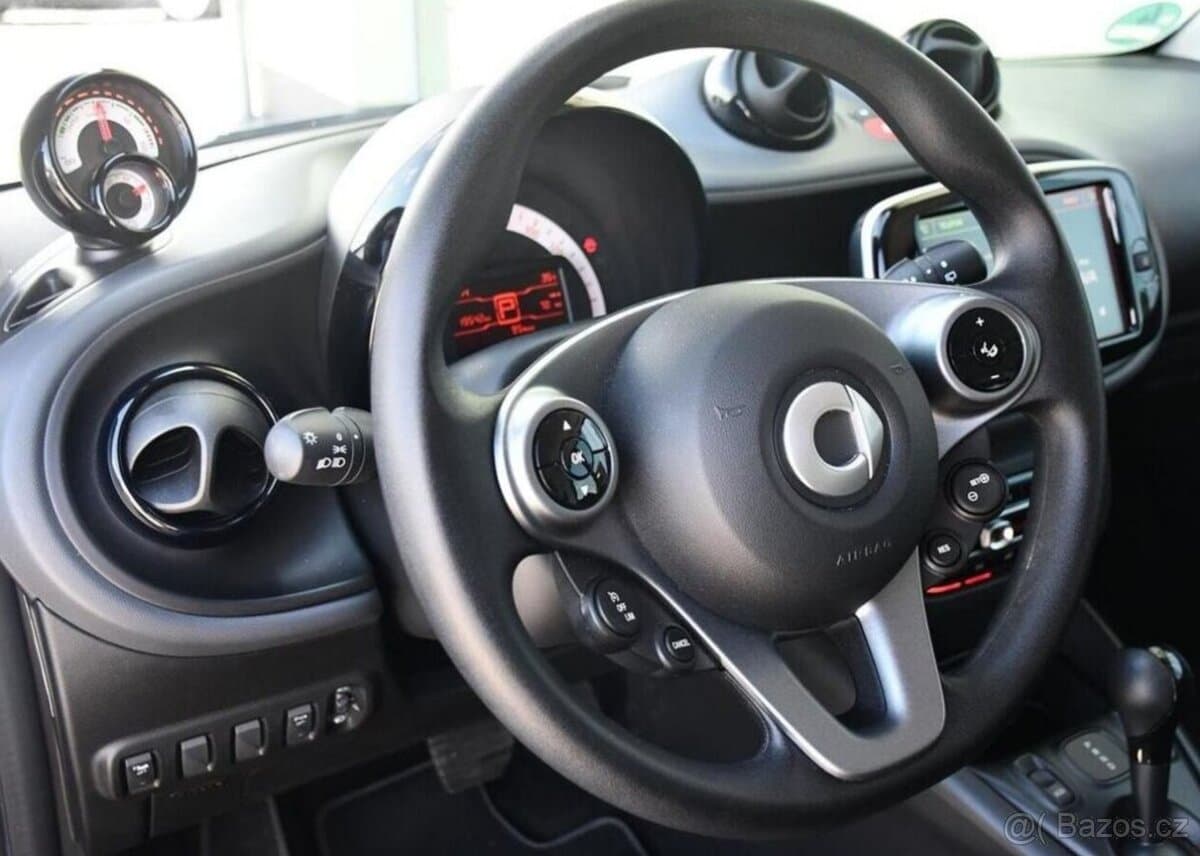 2022 Smart FORTWO - 11