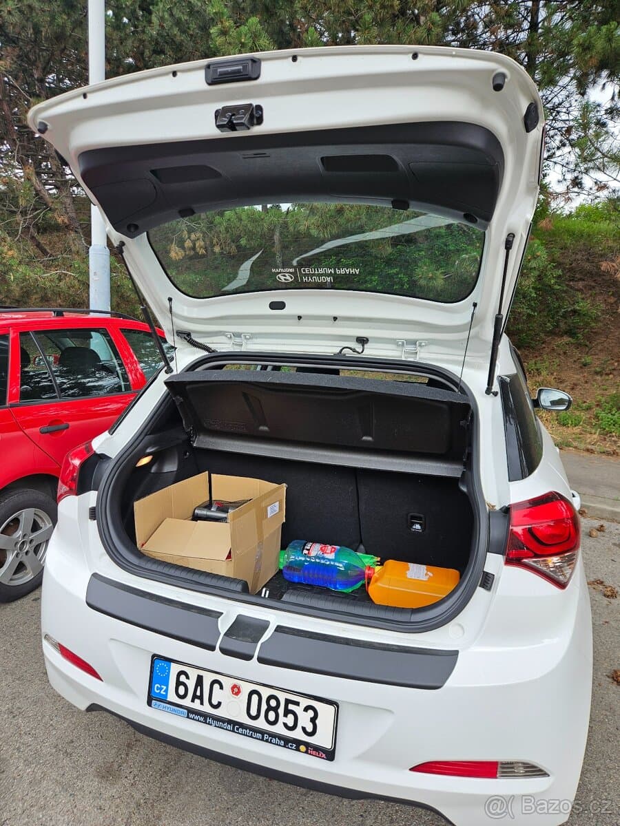 2017 Hyundai i20 - 11